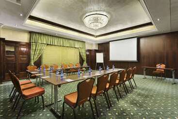 Ramada Hotel & Suites By Wyndham Bucharest North