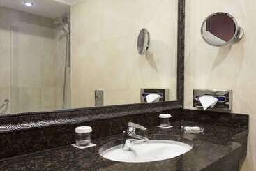 Ramada Hotel & Suites By Wyndham Bucharest North