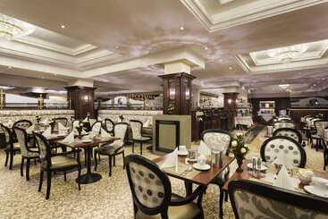 Ramada Hotel & Suites By Wyndham Bucharest North