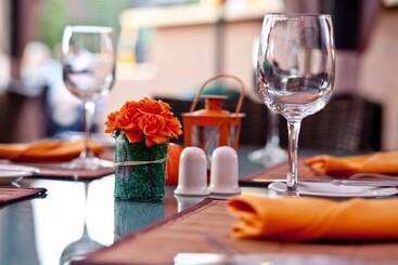 Ramada Hotel & Suites By Wyndham Bucharest North