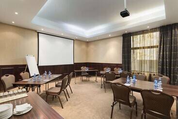 Ramada Hotel & Suites By Wyndham Bucharest North