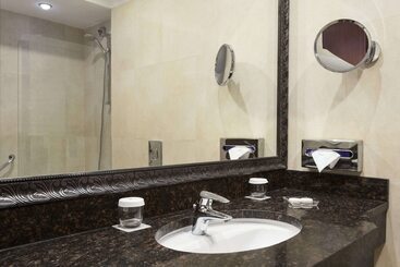 Ramada Hotel & Suites By Wyndham Bucharest North
