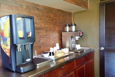 هتل Recreation Inn And Suites