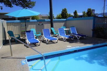 هتل Recreation Inn And Suites