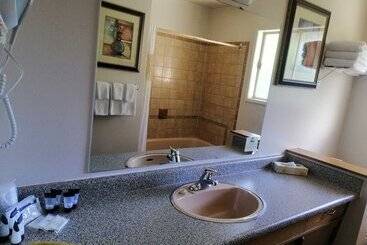 هتل Recreation Inn And Suites