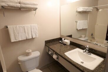 هتل Recreation Inn And Suites