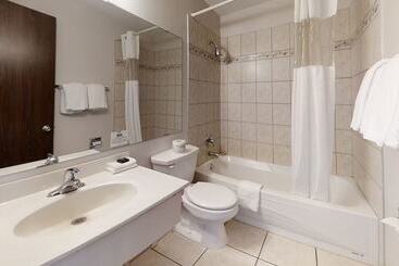هتل Recreation Inn And Suites