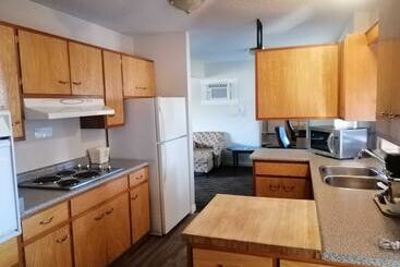 هتل Recreation Inn And Suites