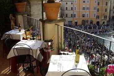هتل Relais Fontana Di Trevi