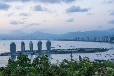 هتل Sanya Baohong