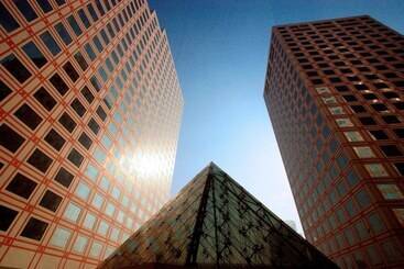 Sheraton Ningbo Hotel   Tianyi Square