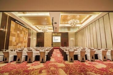 Sheraton Ningbo Hotel   Tianyi Square