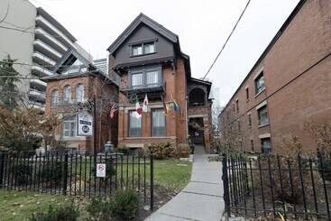 هتل Victoria's Mansion Guest House