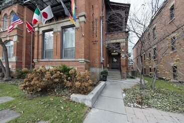 هتل Victoria's Mansion Guest House