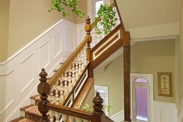 هتل Victoria's Mansion Guest House