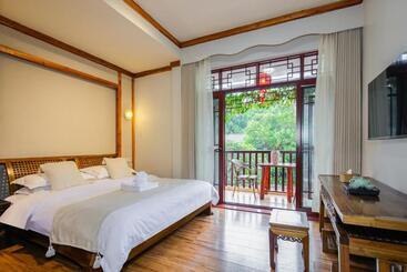 هتل Yangshuo River View