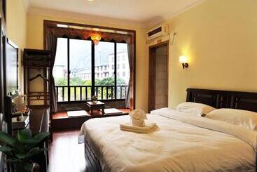 هتل Yangshuo River View