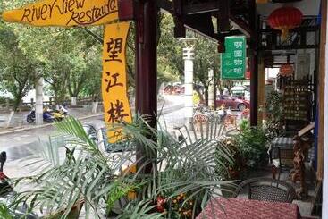 هتل Yangshuo River View