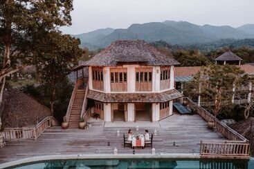 هتل Aana Resort & Spa