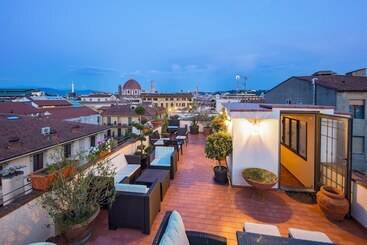 هتل Annabella Roof Terrace