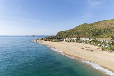 هتل Avani Quy Nhon Resort