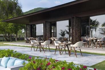 هتل Avani Quy Nhon Resort