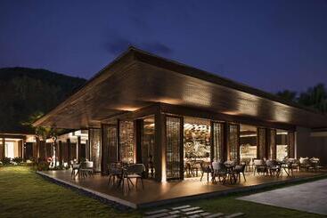 هتل Avani Quy Nhon Resort