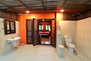 هتل Baan Nam Ping Riverside Homestay