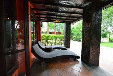 هتل Baan Nam Ping Riverside Homestay