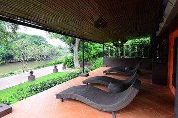 هتل Baan Nam Ping Riverside Homestay