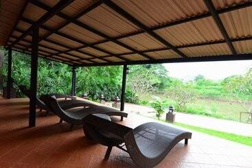 هتل Baan Nam Ping Riverside Homestay