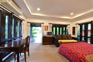 هتل Baan Nam Ping Riverside Homestay