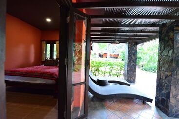 هتل Baan Nam Ping Riverside Homestay