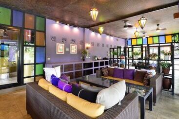 هتل Baan Nam Ping Riverside Homestay