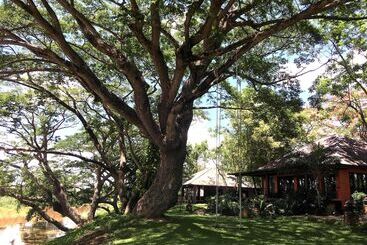 هتل Baan Nam Ping Riverside Homestay