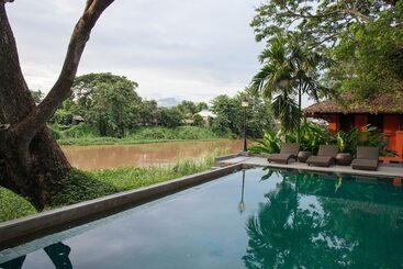 هتل Baan Nam Ping Riverside Homestay