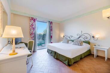 هتل Borgo Di Cortefreda