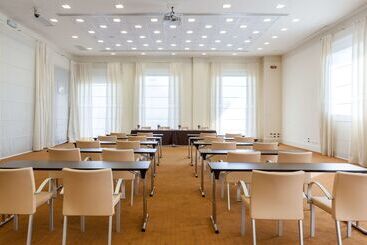 هتل Hilton Garden Inn Florence Novoli