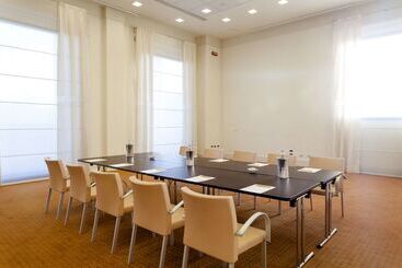 هتل Hilton Garden Inn Florence Novoli