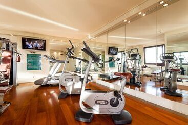 هتل Hilton Garden Inn Florence Novoli