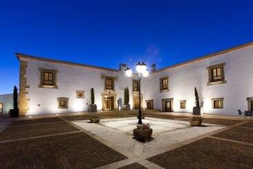 هتل Hospes Palacio De Arenales & Spa