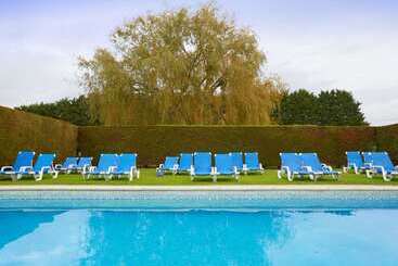 هتل Kyriad Deauville   St Arnoult