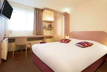 هتل Kyriad Deauville   St Arnoult