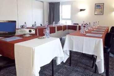 هتل Kyriad Deauville   St Arnoult