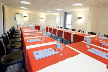 هتل Kyriad Deauville   St Arnoult