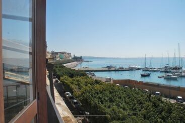 هتل L Approdo Delle Sirene