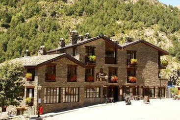 هتل L’Ermita B&B