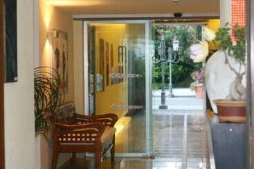 Marina 10 Design Hotel & Spa