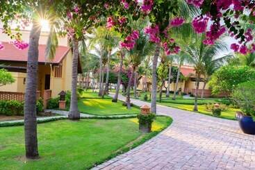 هتل Pandanus Resort