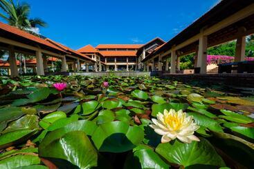 هتل Pandanus Resort